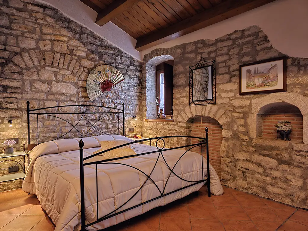 la-cantina-camera-superior-bed-and-breakfast-la-maison-du-pont-interni