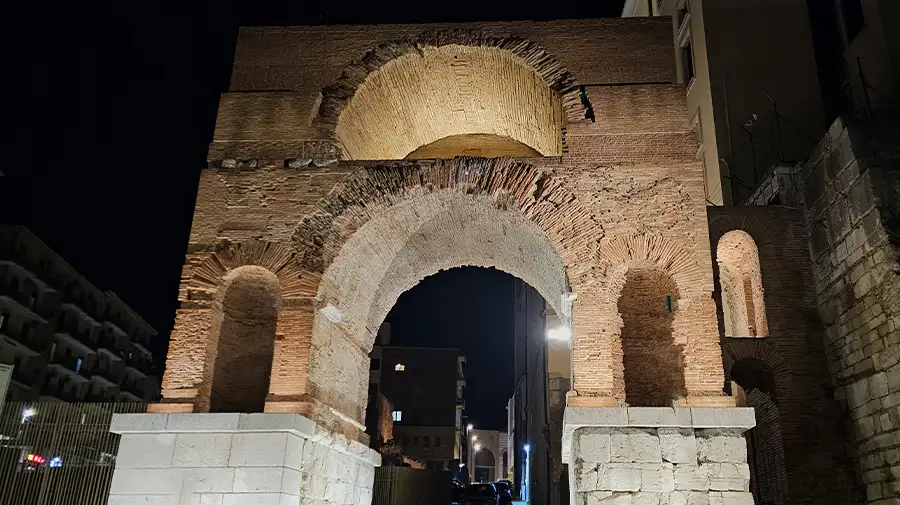 Arco-del-sacramento-benevento-archeologia-romana